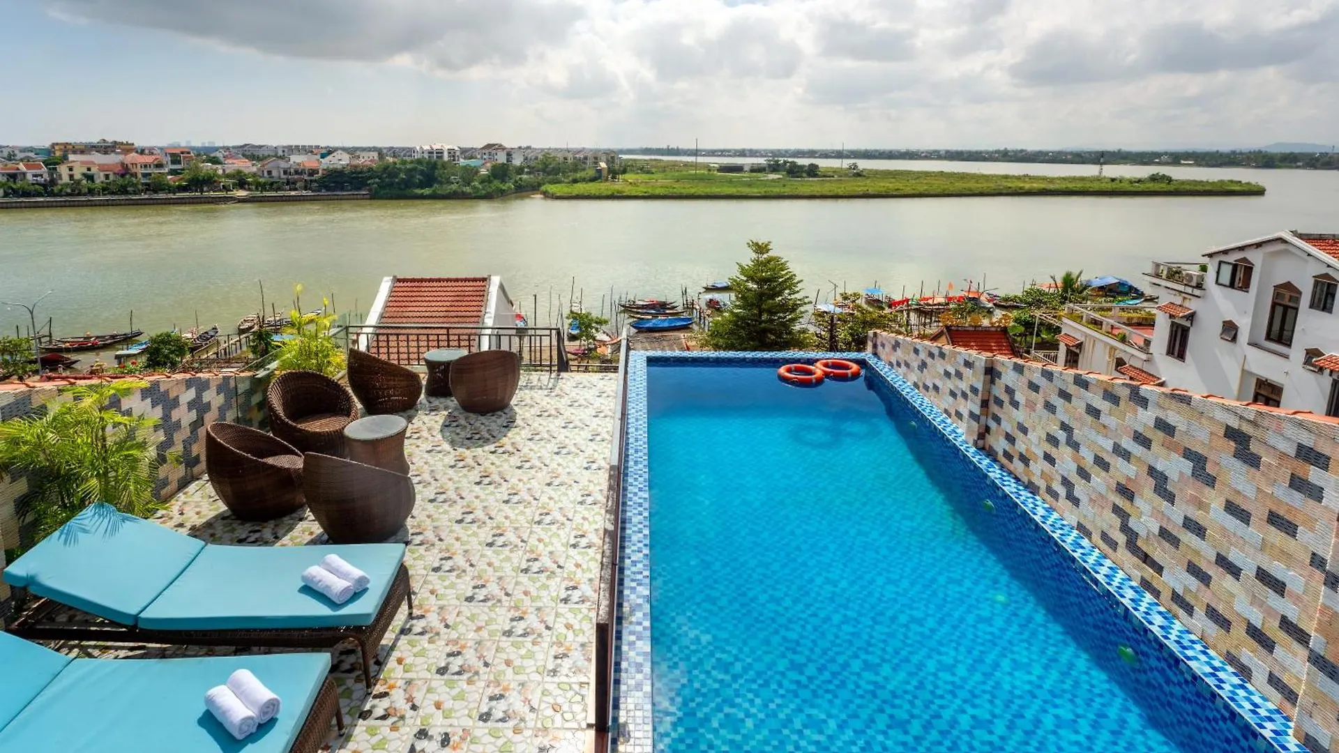 Rockmouse Centre River Villa Hoi An Vietnam